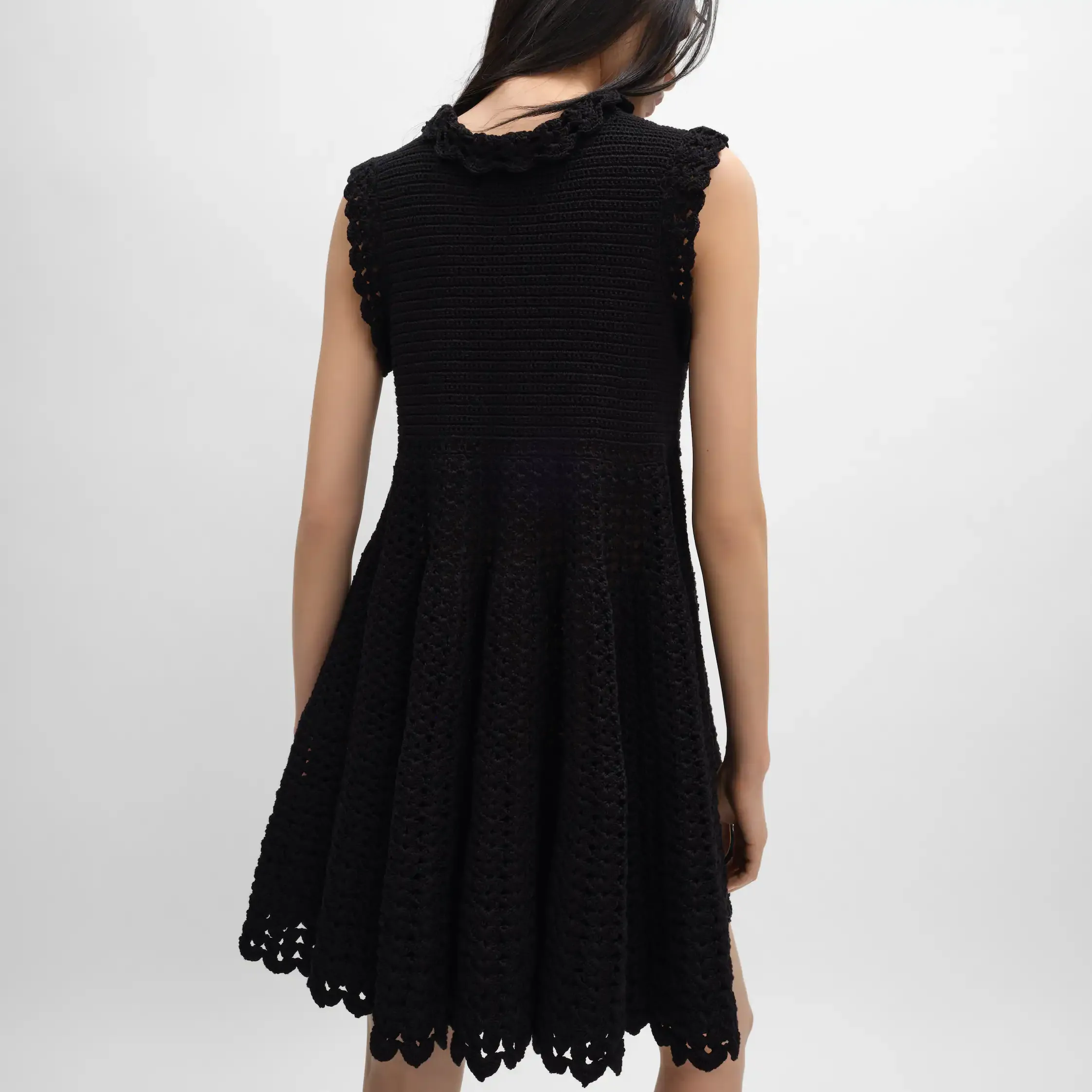 mini vestido em croché de algodão
