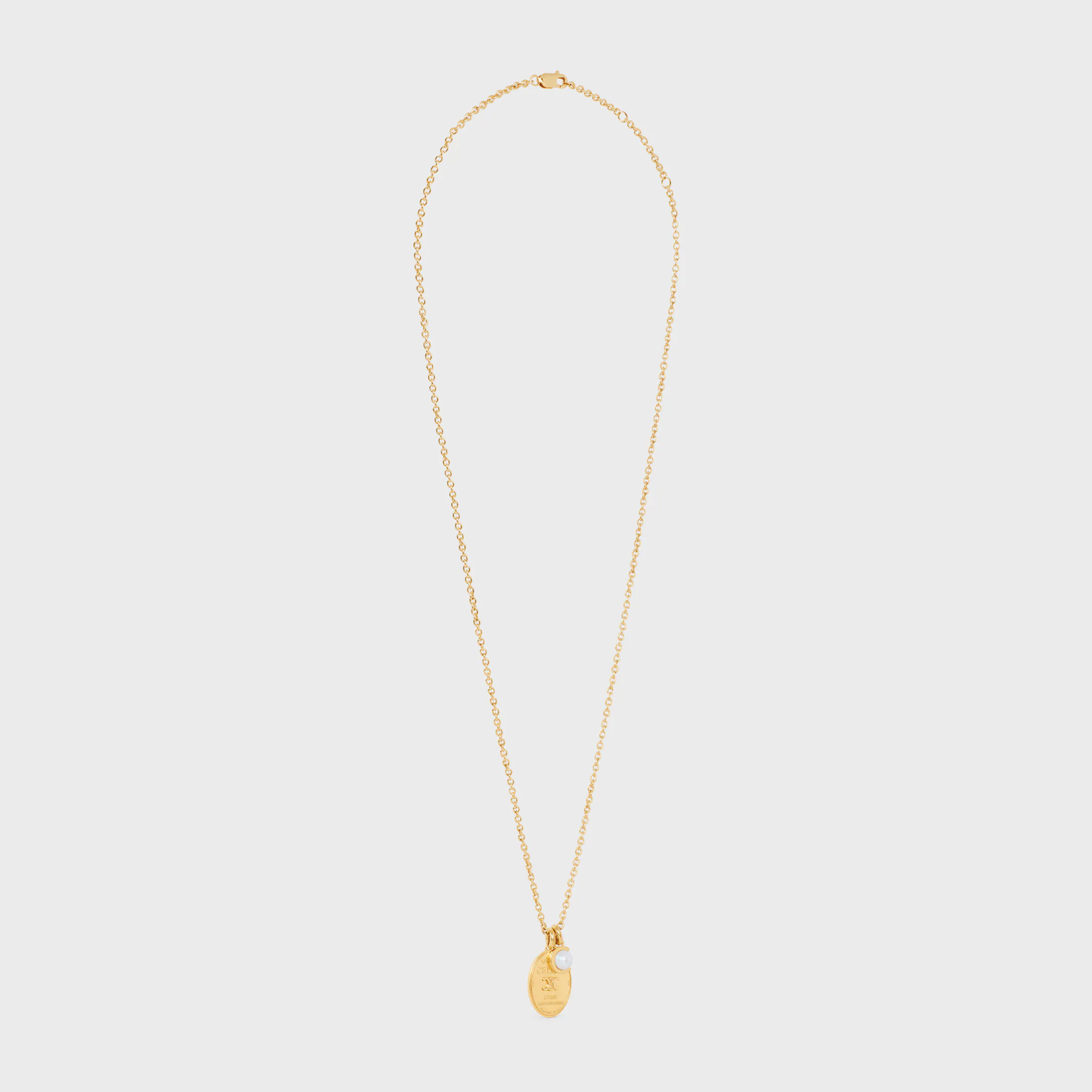 Les Perles Celine Medal Necklace em Pérola de Resina e Latão com Acabamento Dourado