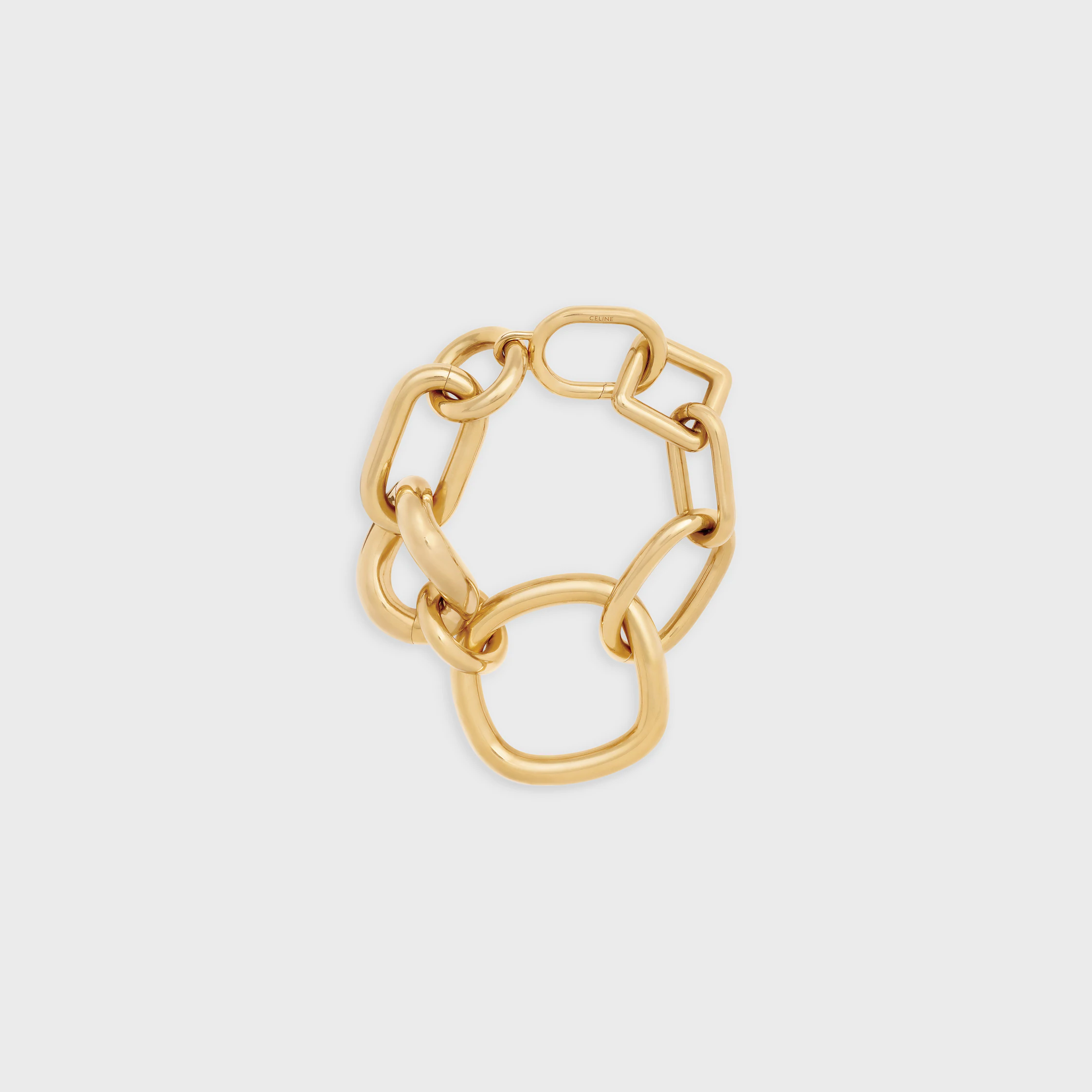 CHARM MODERNO GOURMETTE GROSSO EM LATÃO COM ACABAMENTO DOURADO