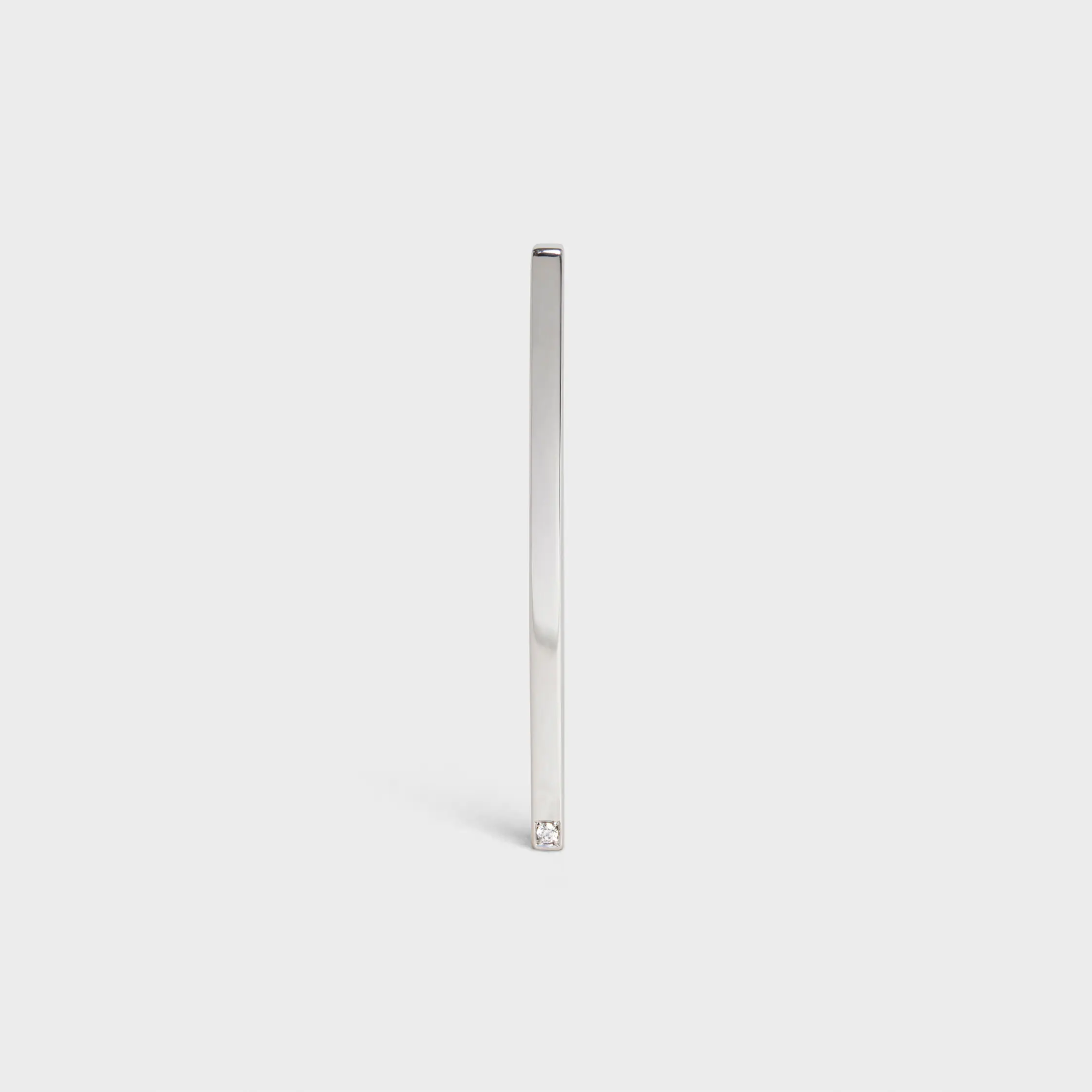 Brinco Reto Sentimental Celine em Ouro Branco e Diamante