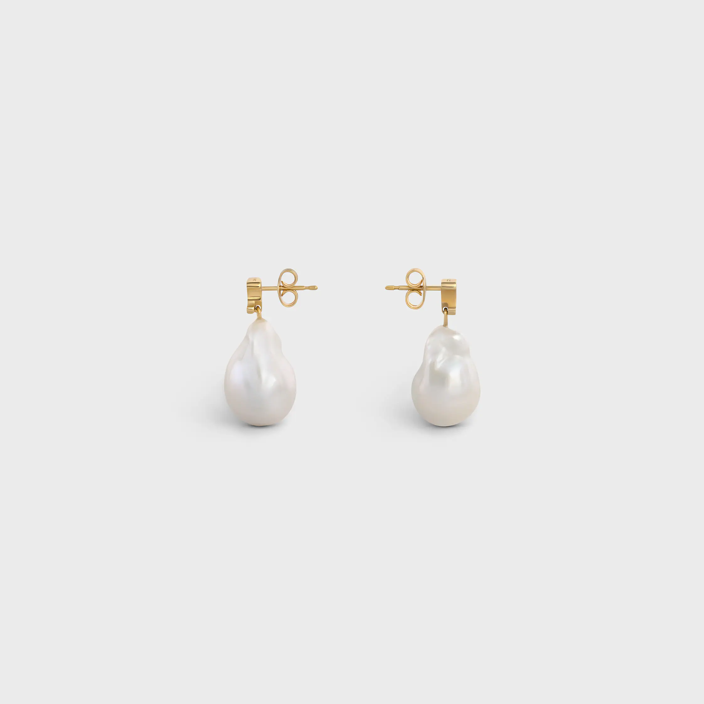 Brincos Barrocos Les Perles Celine em Latão com Acabamento Dourado e Pérolas Cultivadas