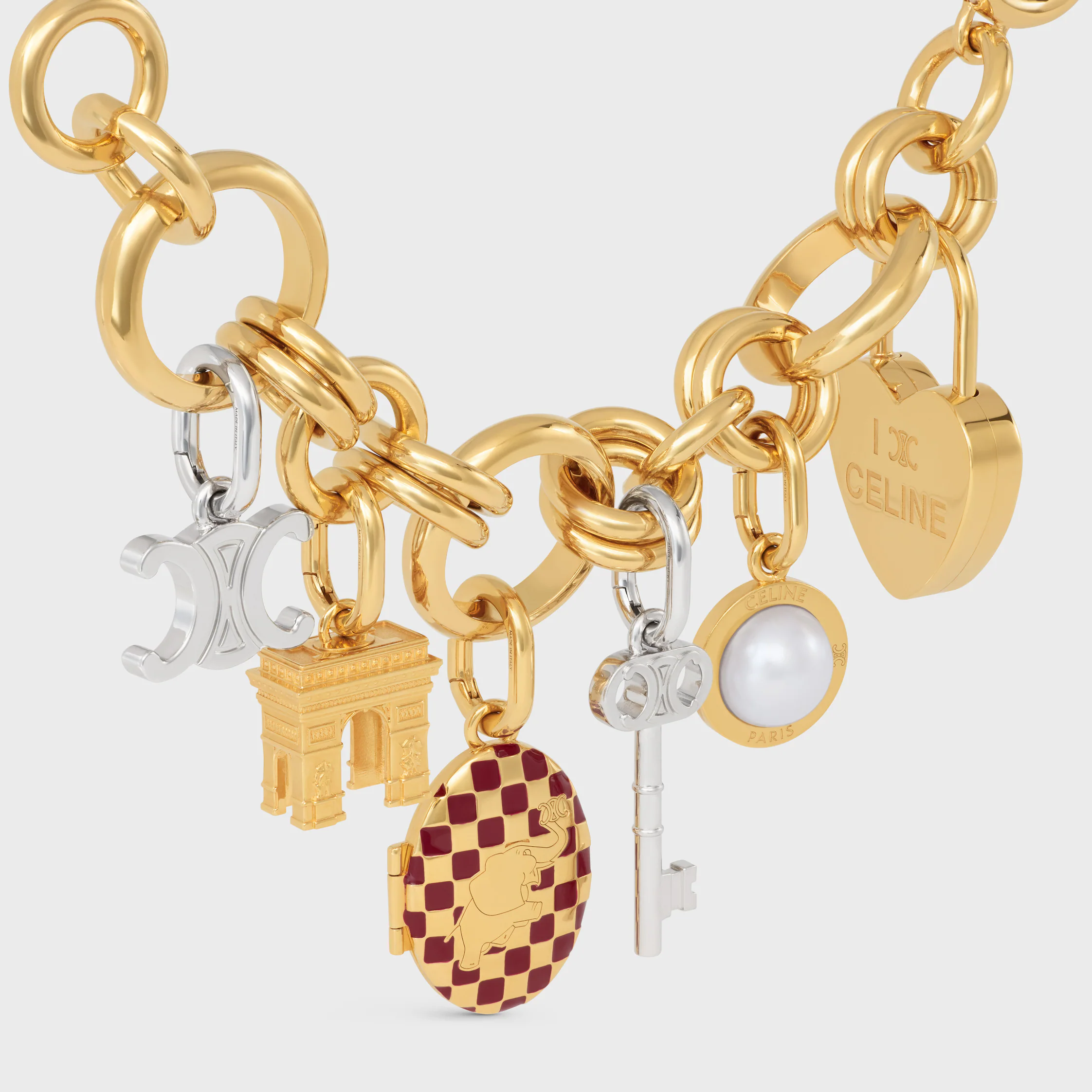 CHARM PENDENTE ELEFANTE EM BRONZE COM ACABAMENTO DOURADO, ESMALTE E AÇO, ENAMEL E AÇO