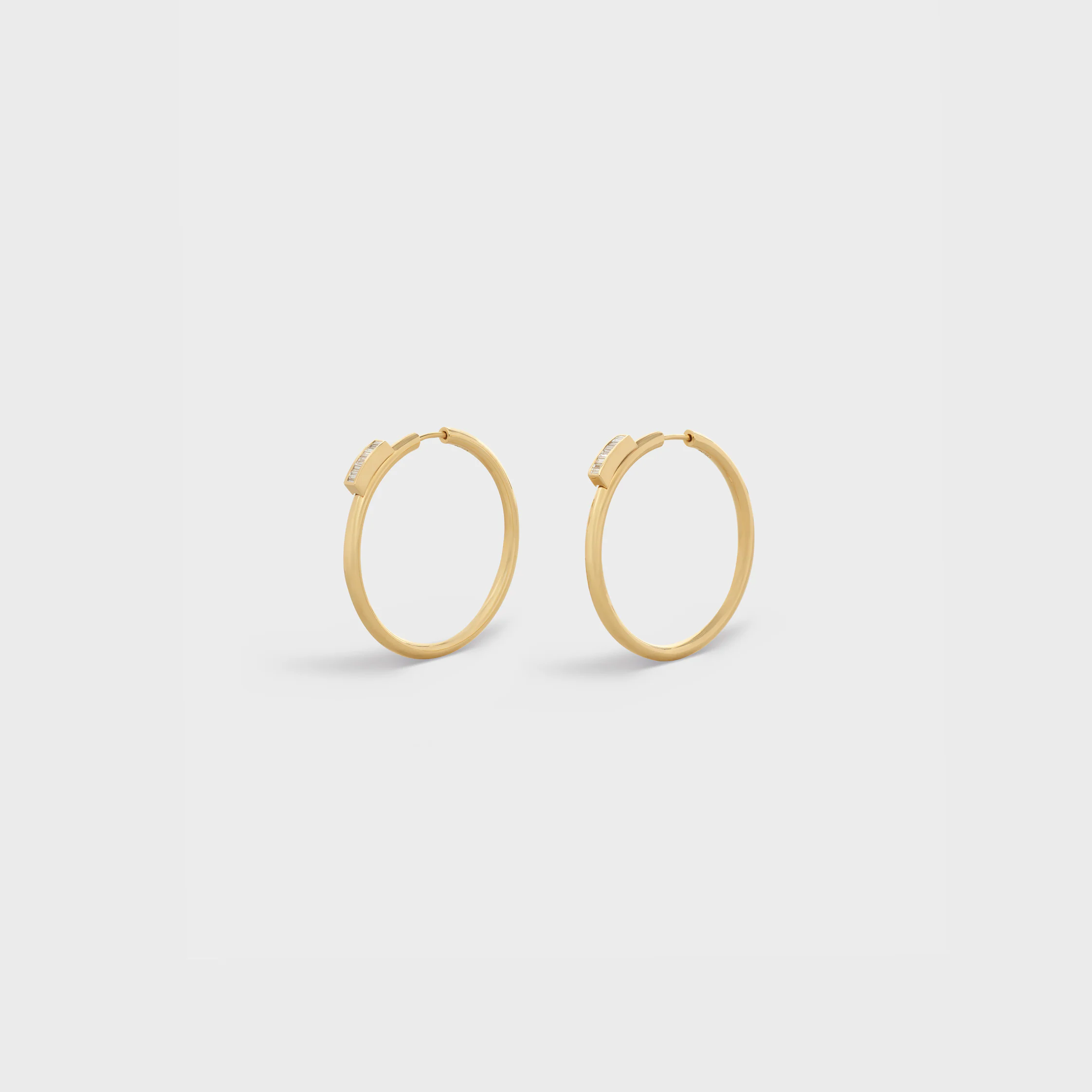Brincos Grandes em Ouro Amarelo e Diamantes