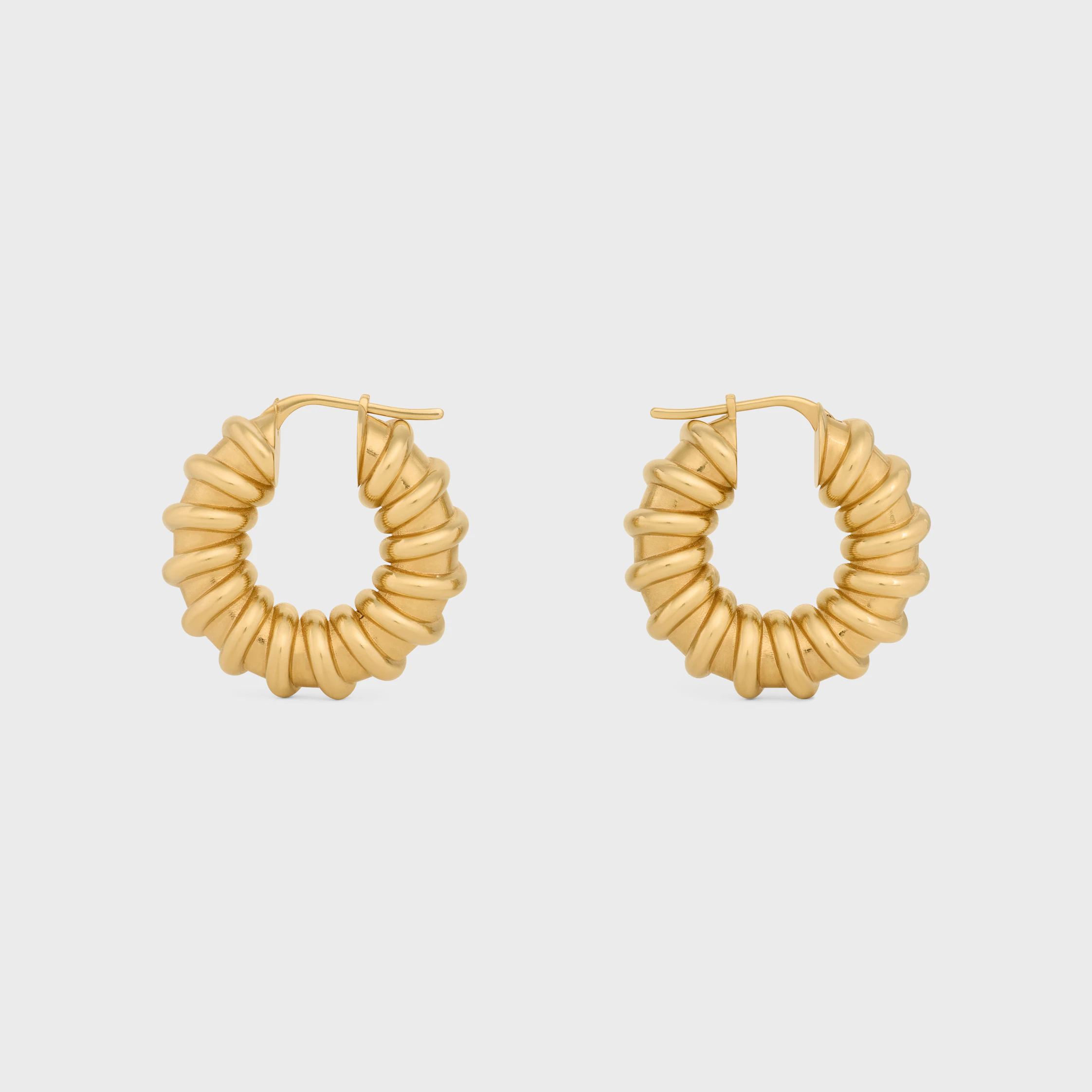 Celine Défilé Brincos em Latão com Acabamento Dourado