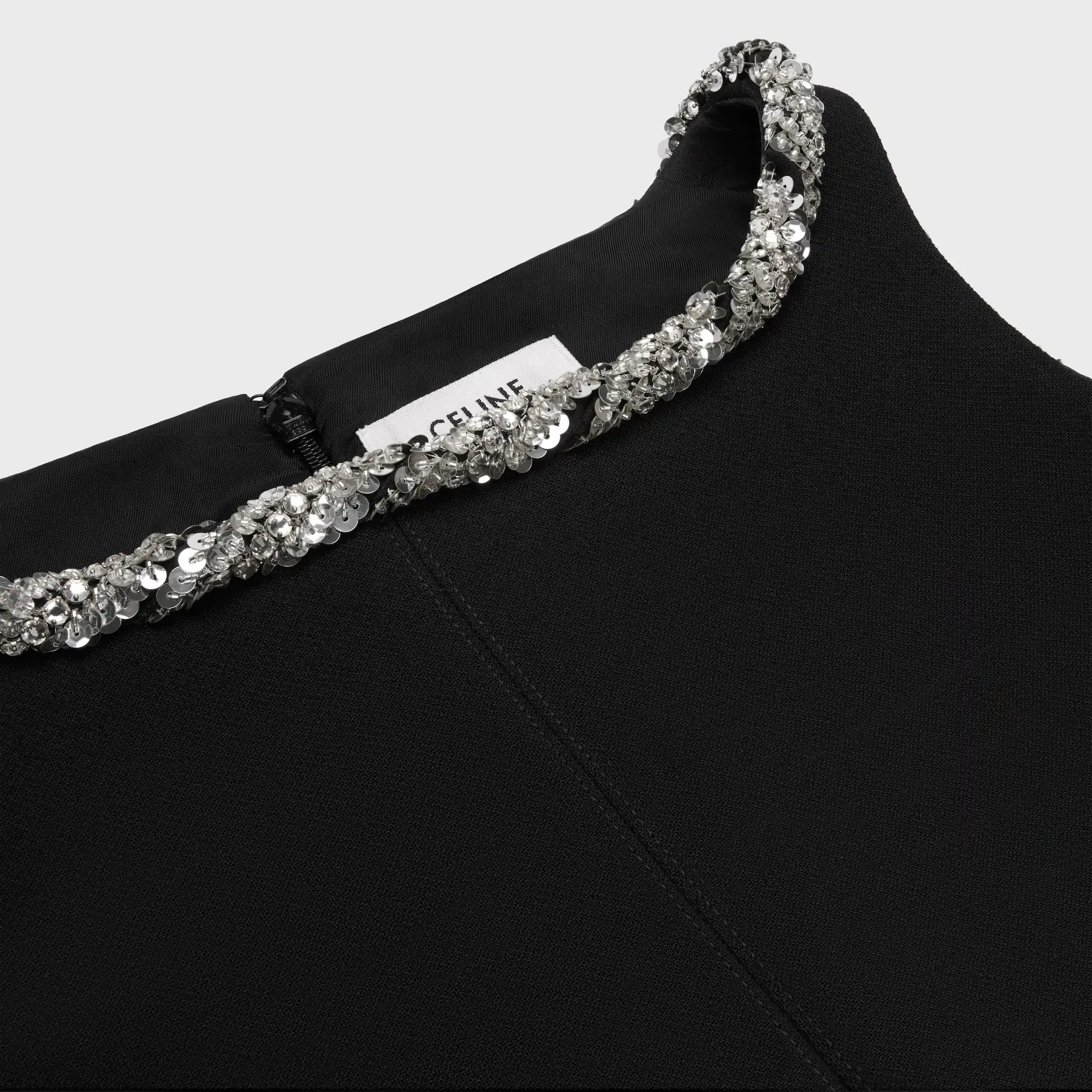 vestido bordado IN em crepe de lã dupla