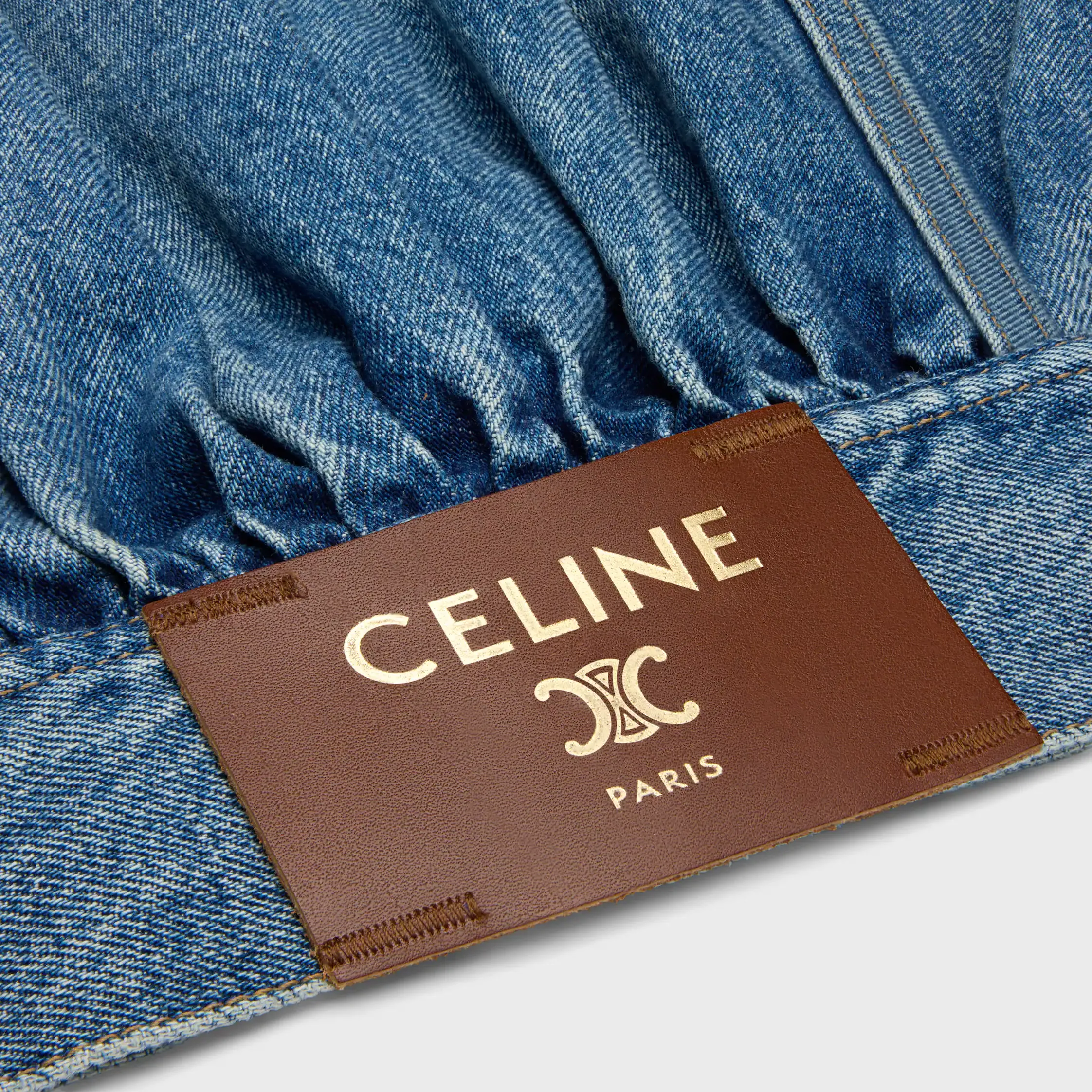 JAQUETA TRUCKER EM DENIM