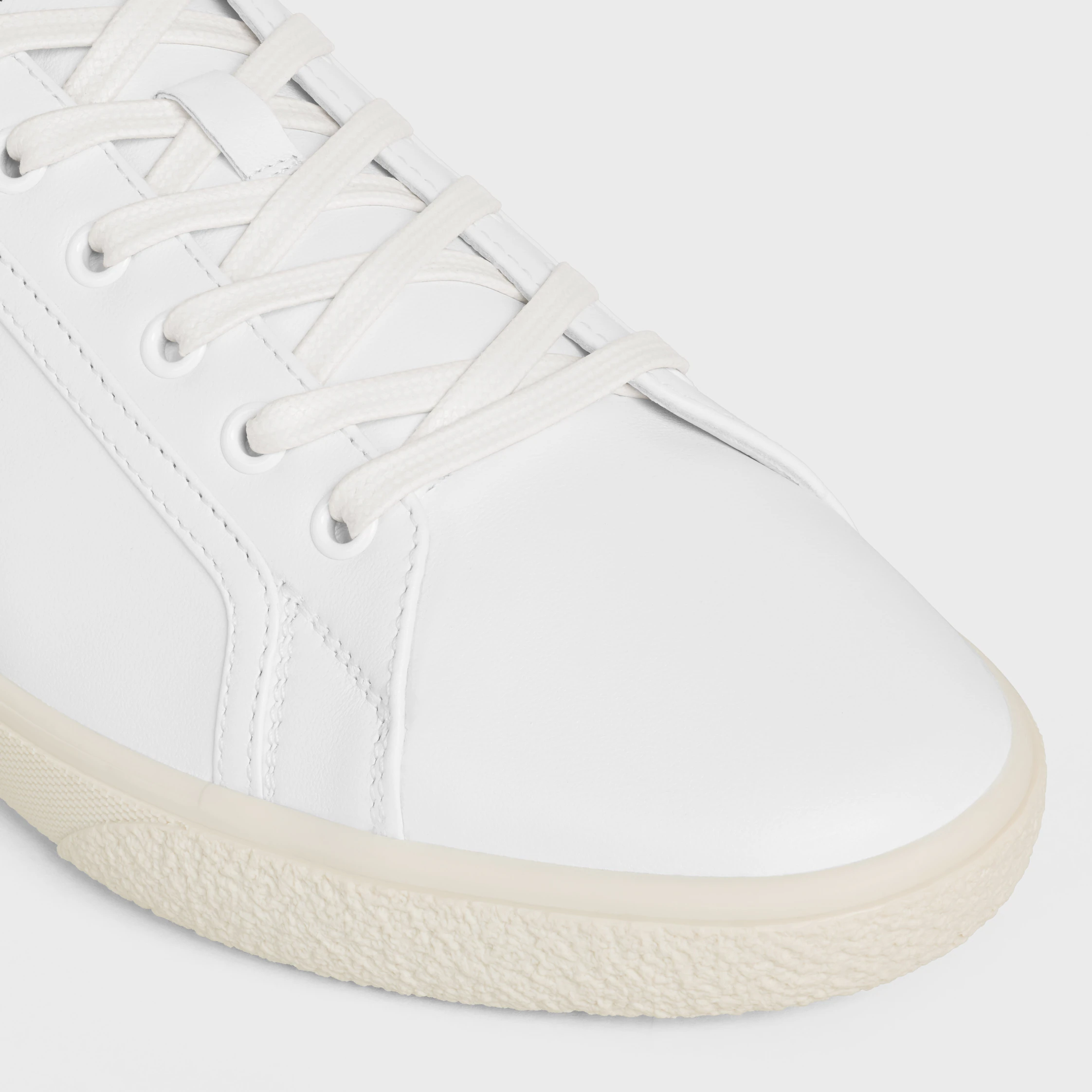SNEAKER BAIXO CELINE LOU COM AMARRAÇÃO E TRIOMPHE EM COURO DE CORDEIRO