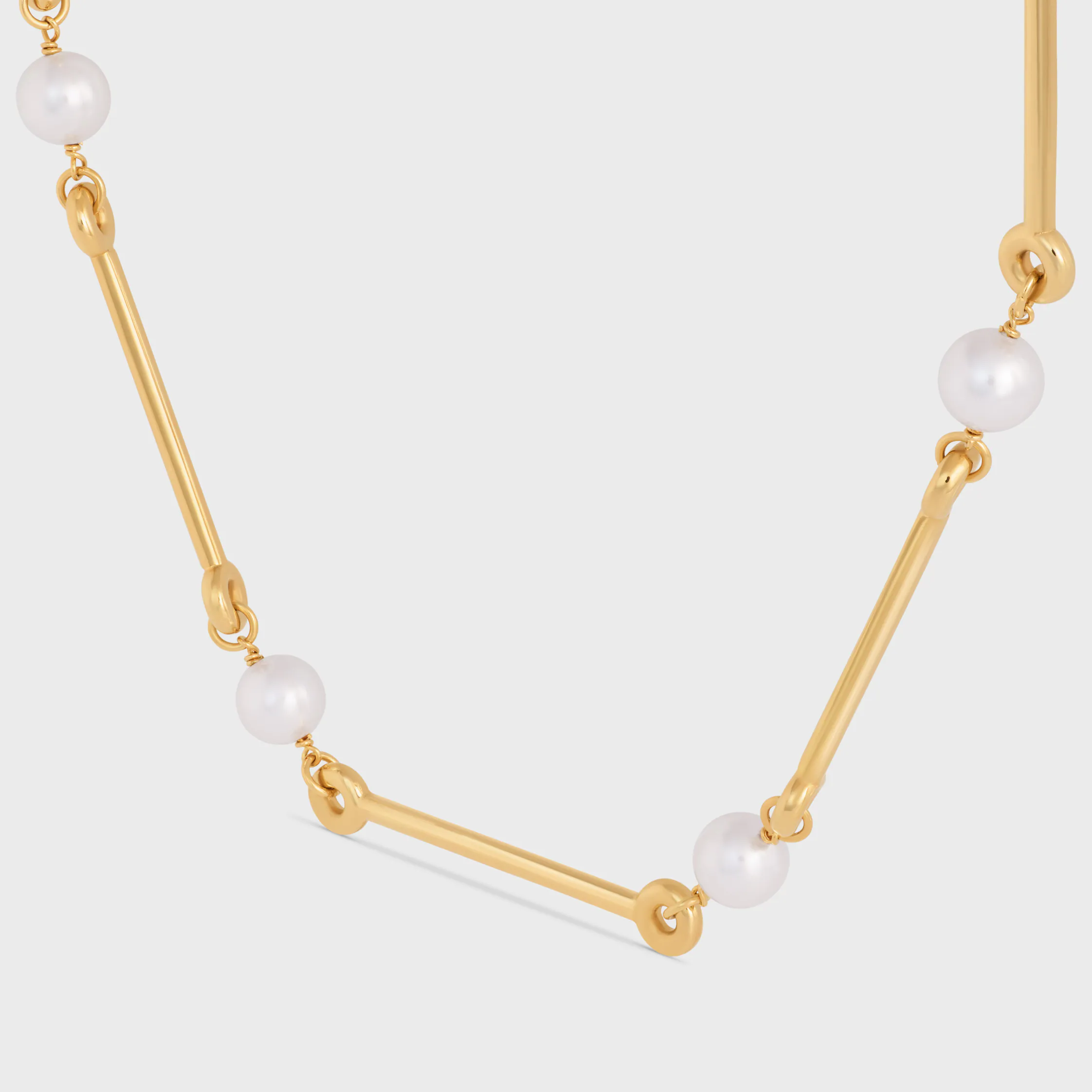 Les Perles Celine Colar Reto Straight em Pérolas de Resina e Latão com Acabamento Dourado
