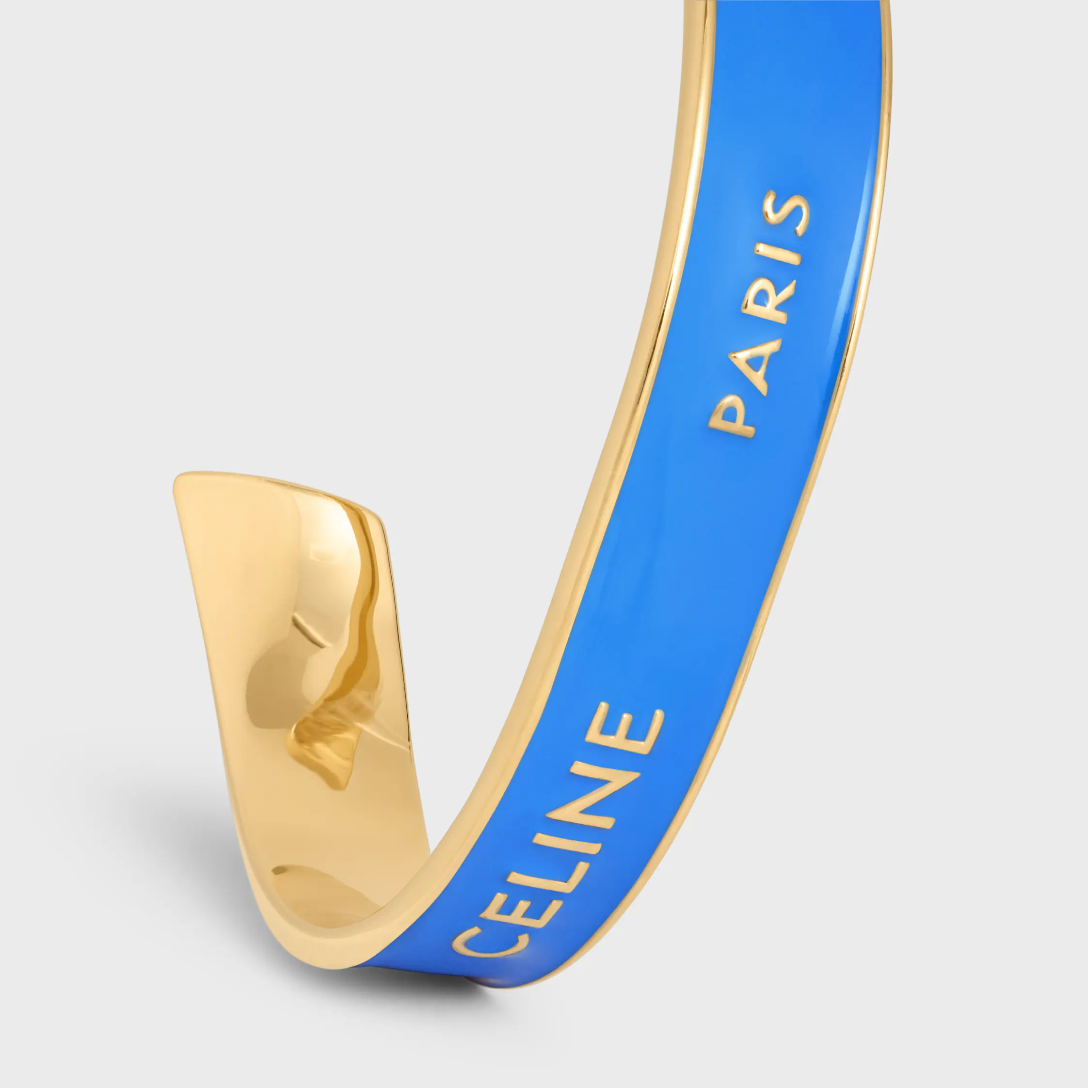 Pulseira Pequena Celine com Fita em Esmalte e Latão com Acabamento Dourado