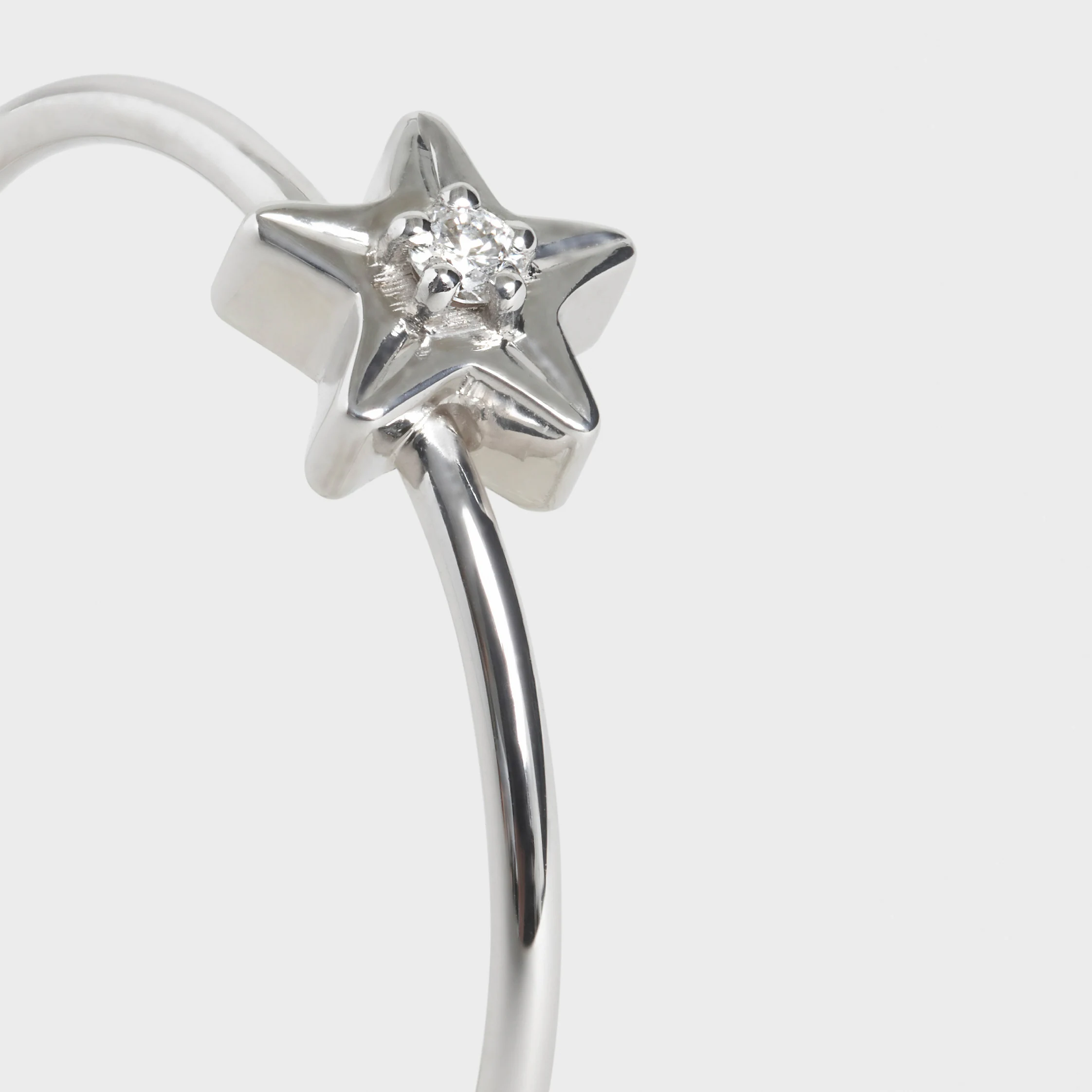 Anel Etoile Celine em Ouro Branco e Diamante